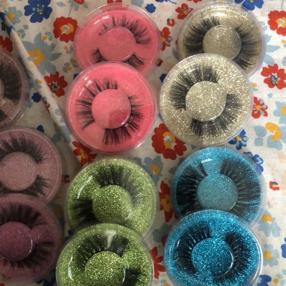 18/25 faux lashes - Picture 4 of 4